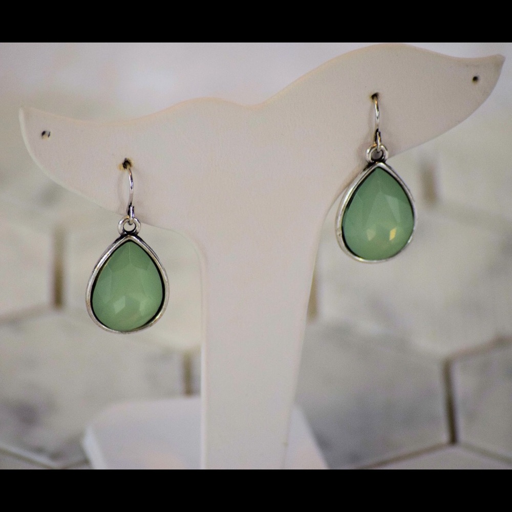 Mint Julep Earrings - Picture 2 of 5